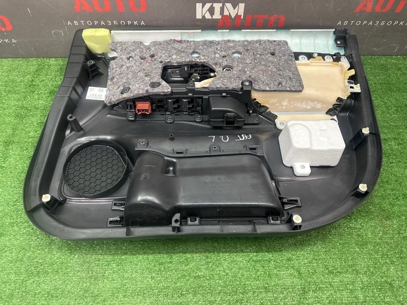 Обшивка двери Mitsubishi Outlander