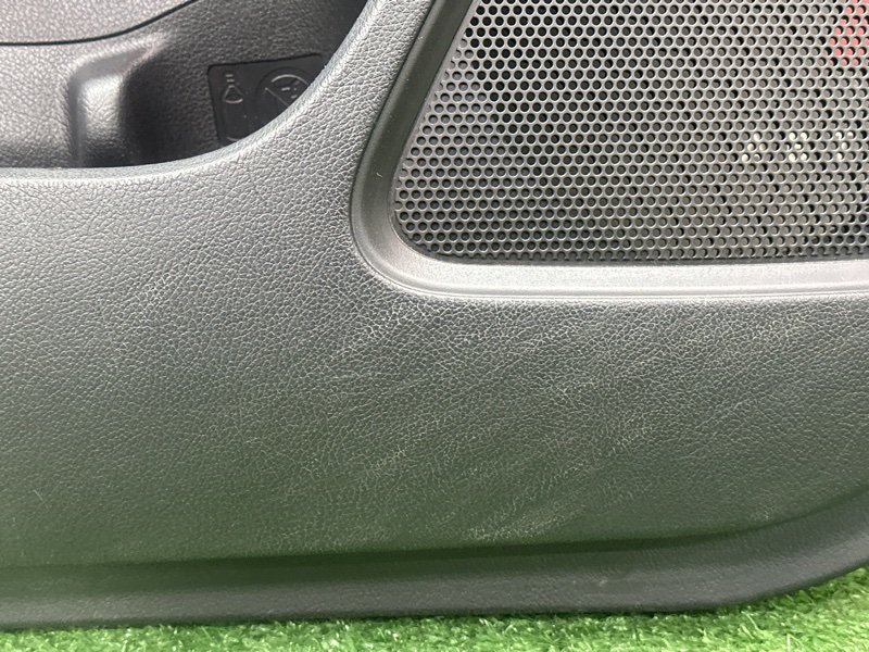 Обшивка двери Mitsubishi Outlander