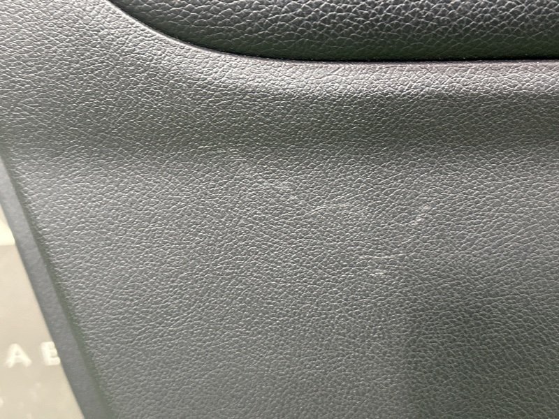 Обшивка двери Mitsubishi Outlander