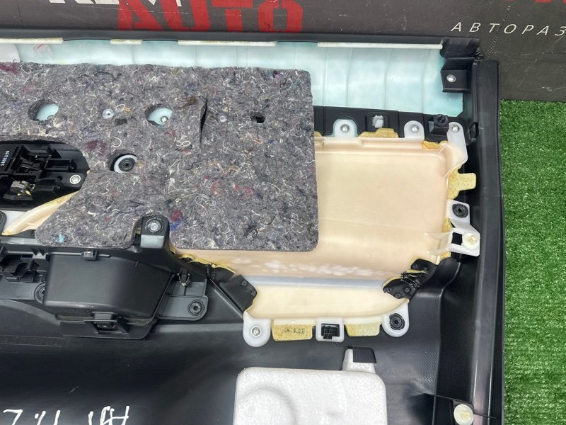 Обшивка двери Mitsubishi Outlander