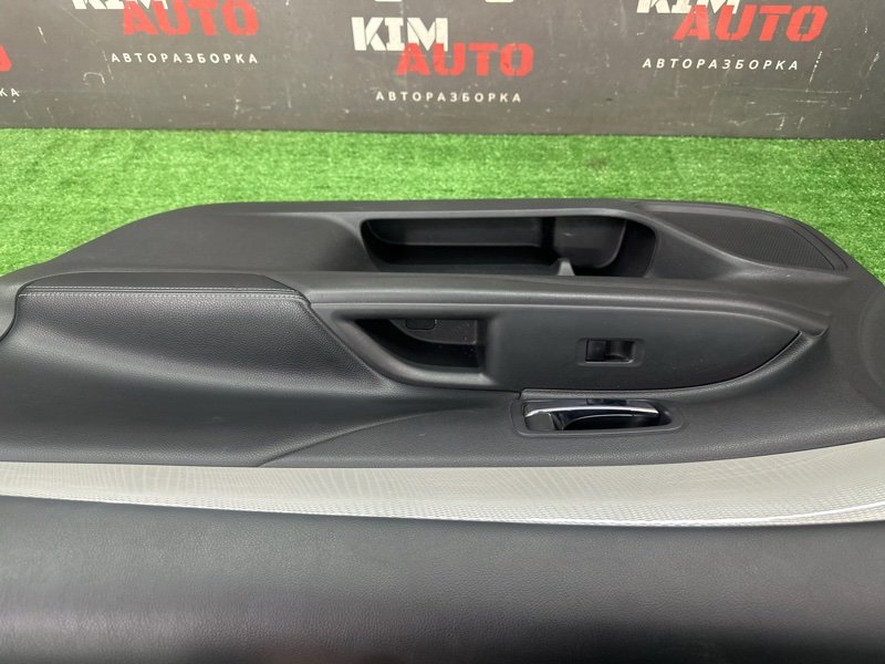 Обшивка двери Mitsubishi Outlander