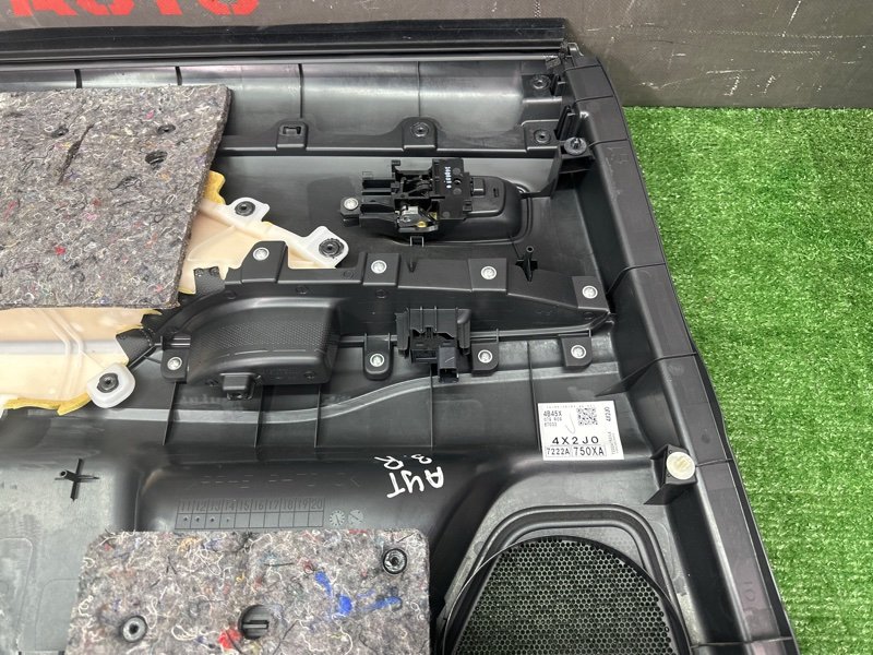 Обшивка двери Mitsubishi Outlander