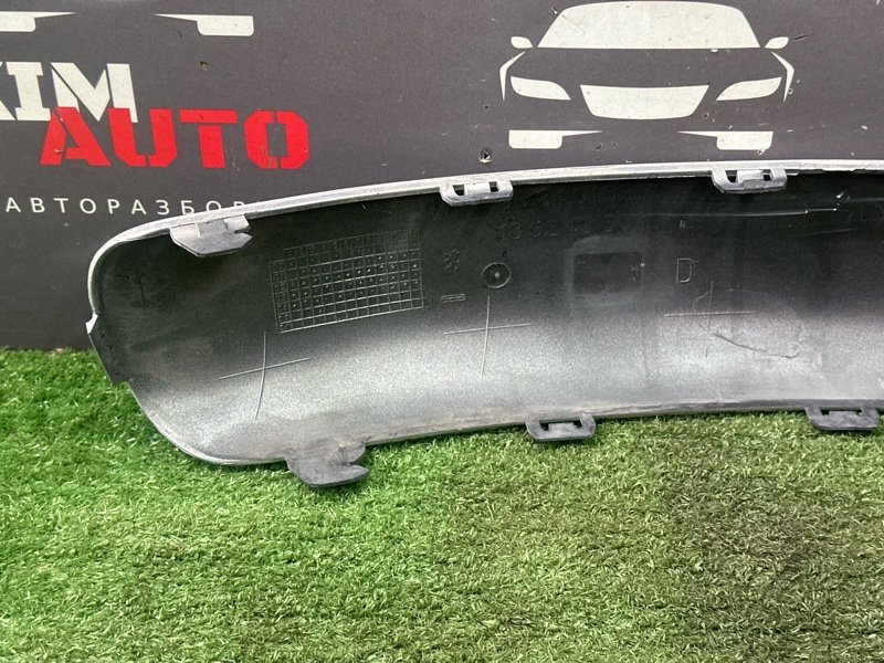 Накладка заднего бампера Peugeot 307