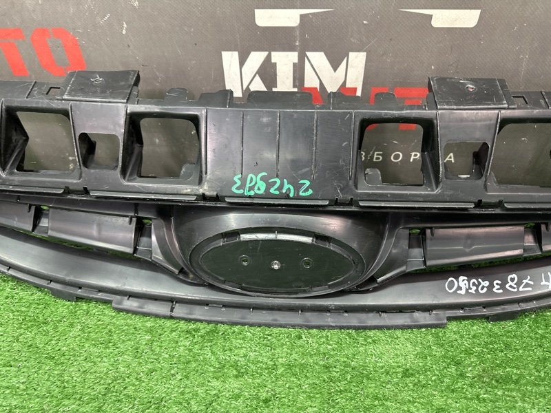 Решетка радиатора Hyundai Solaris 1