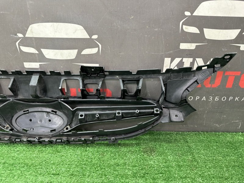 Решетка радиатора Hyundai Solaris 1