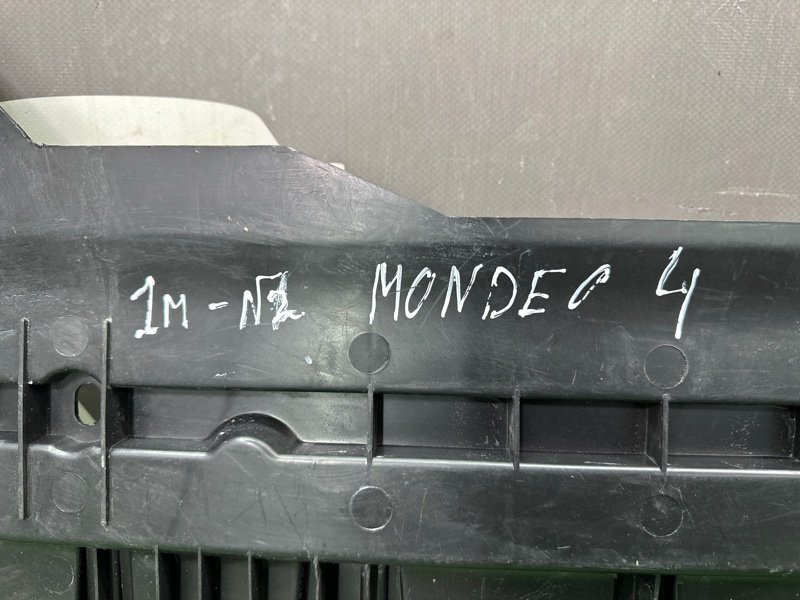 Пыльник переднего бампера Ford Mondeo 4