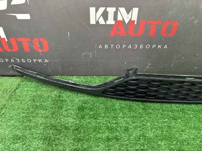 Решетка бампера нижняя Kia Cerato 3 YD