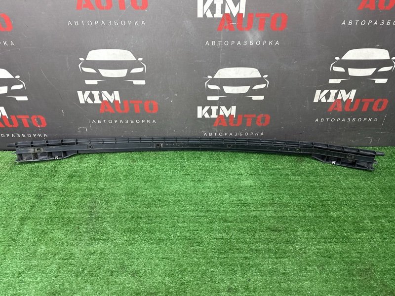 Кронштейн заднего бампера центральный Volkswagen Passat B5