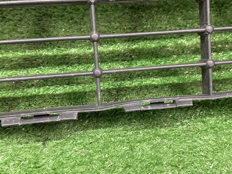 Решетка бампера нижняя Ford Focus 2