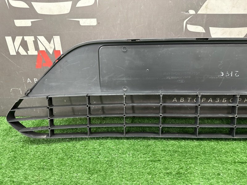 Решетка бампера нижняя Ford Focus 2