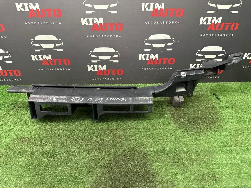 Кронштейн бампера Peugeot 307