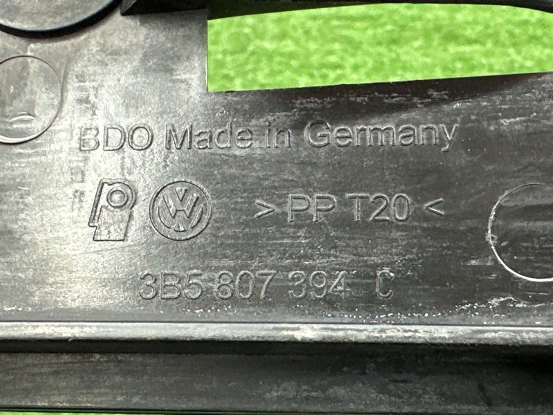 Кронштейн бампера Volkswagen Passat B5