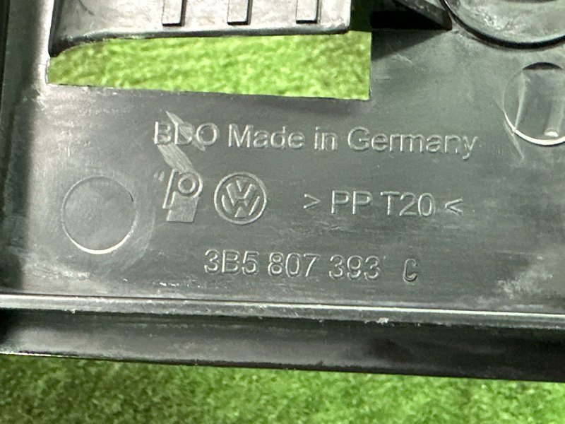 Кронштейн бампера Volkswagen Passat B5