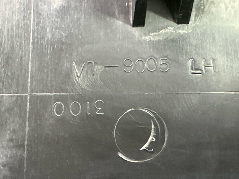 Кронштейн бампера Volkswagen Passat B5