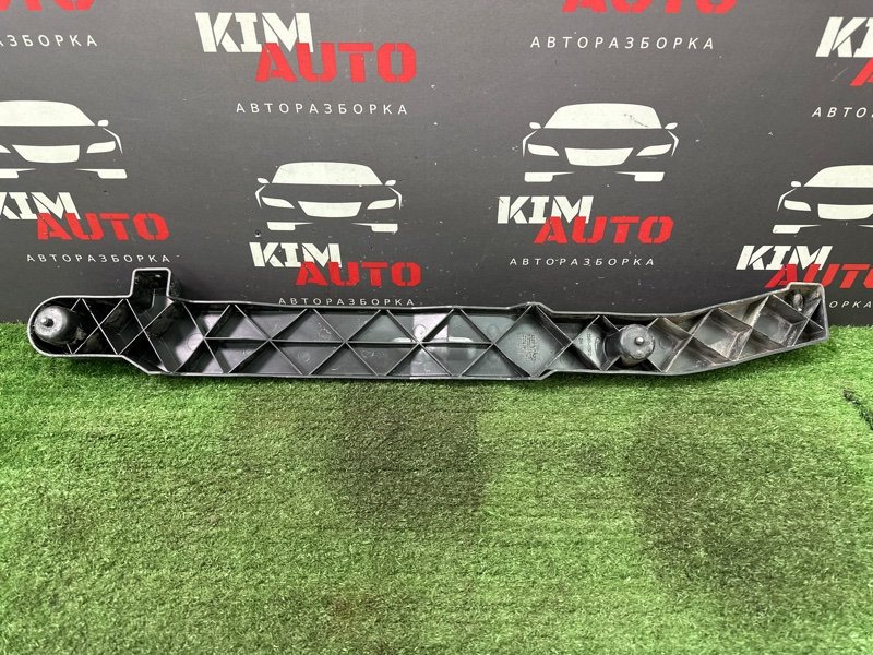 Кронштейн бампера Ford Fiesta