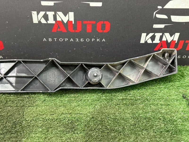 Кронштейн бампера Ford Fiesta