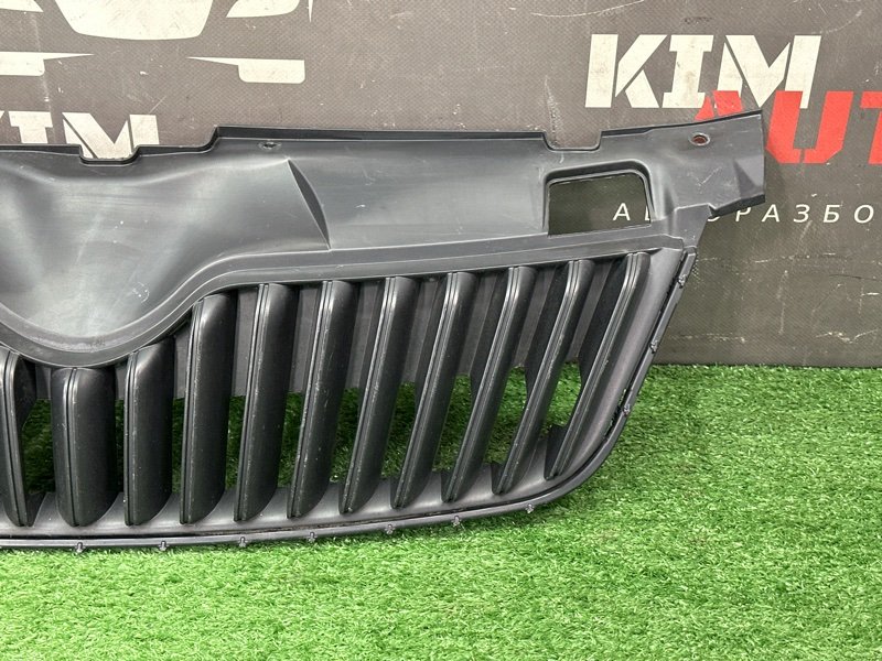 Решетка радиатора Skoda Fabia 2