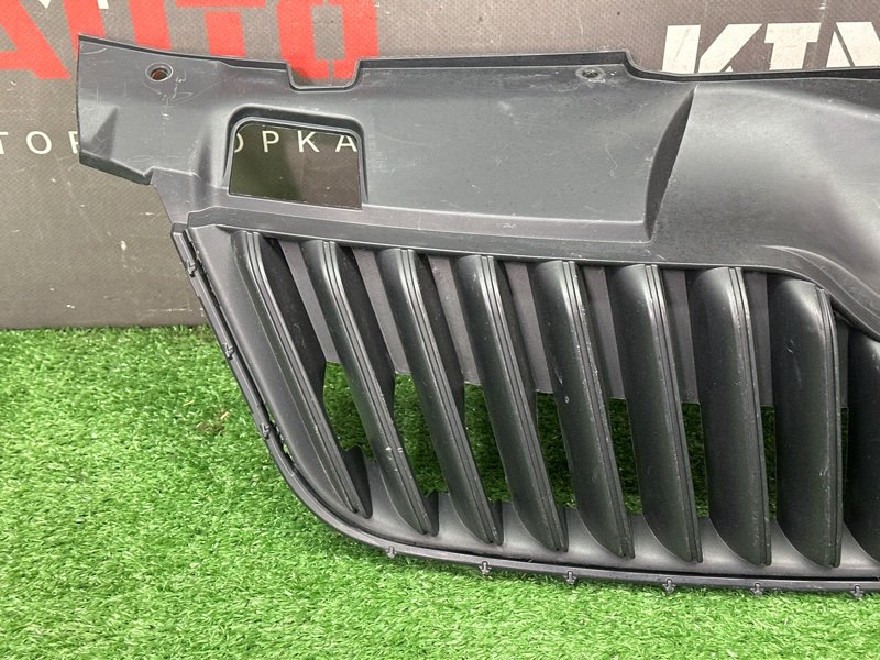 Решетка радиатора Skoda Fabia 2