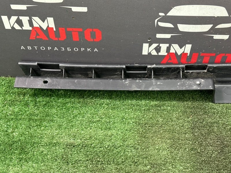 Кронштейн заднего бампера центральный Ford Fiesta