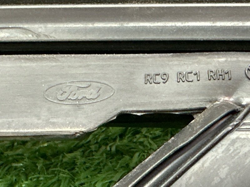 Уплотнитель стекла направляющий Ford Mondeo 4