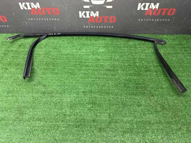 Уплотнитель стекла направляющий Ford Mondeo 4