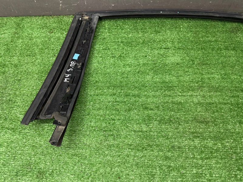 Уплотнитель стекла направляющий Ford Mondeo 4