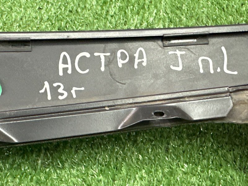 Уплотнитель стекла направляющий Opel Astra J