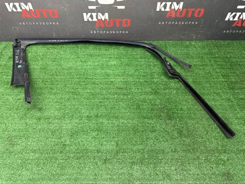 Уплотнитель стекла направляющий Opel Astra J