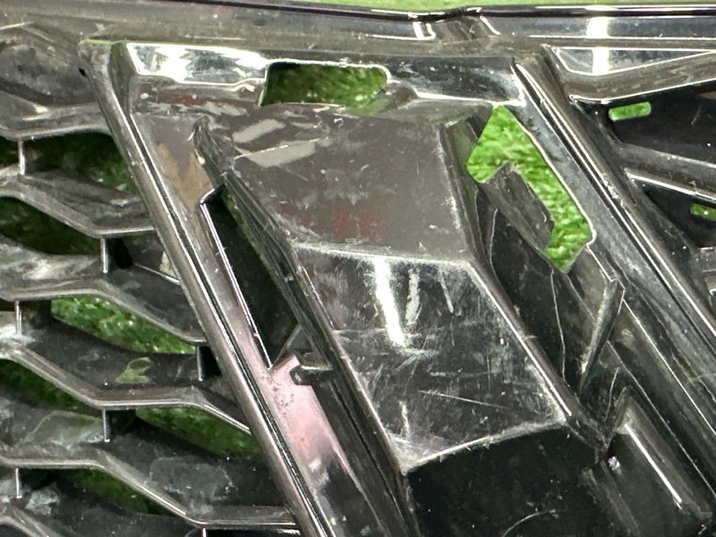 Решетка радиатора Nissan Qashqai J11