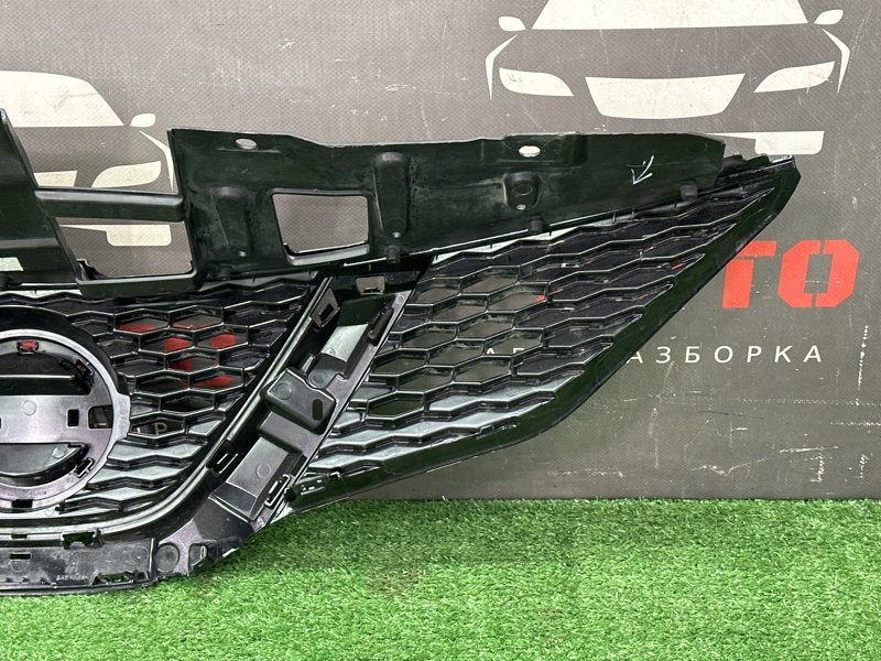 Решетка радиатора Nissan Qashqai J11