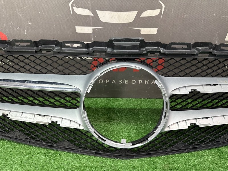 Решетка радиатора Mercedes-Benz C-Class W205