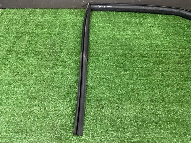 Уплотнитель стекла направляющий Chevrolet Lacetti J200