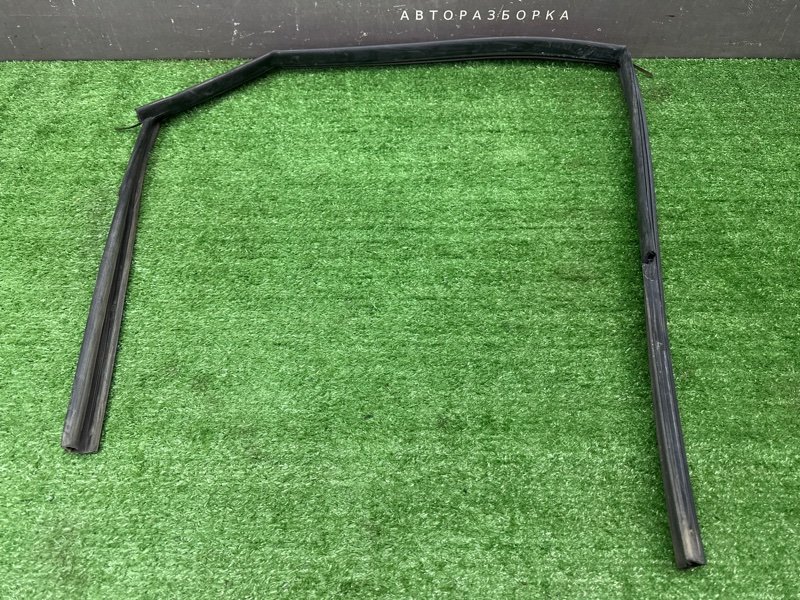 Уплотнитель стекла направляющий Chevrolet Lacetti J200