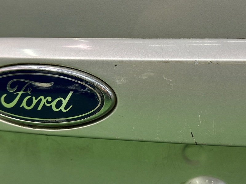 Крышка багажника Ford Mondeo 3