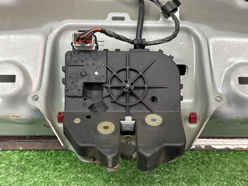 Крышка багажника Ford Mondeo 3