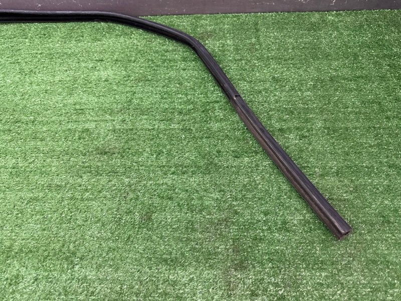 Уплотнитель стекла направляющий Fiat Albea