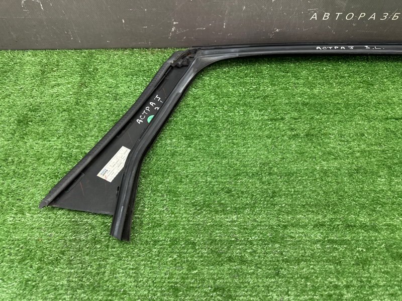 Уплотнитель стекла направляющий Opel Astra J