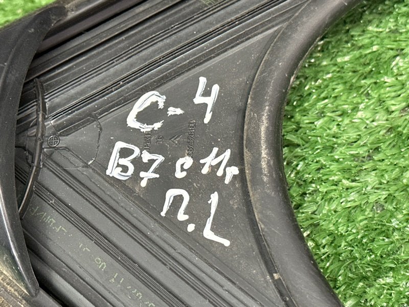 Уплотнитель стекла направляющий Citroen C 4