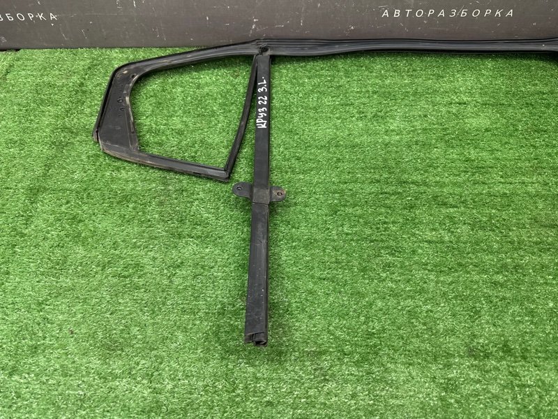 Уплотнитель стекла направляющий Chevrolet Cruze