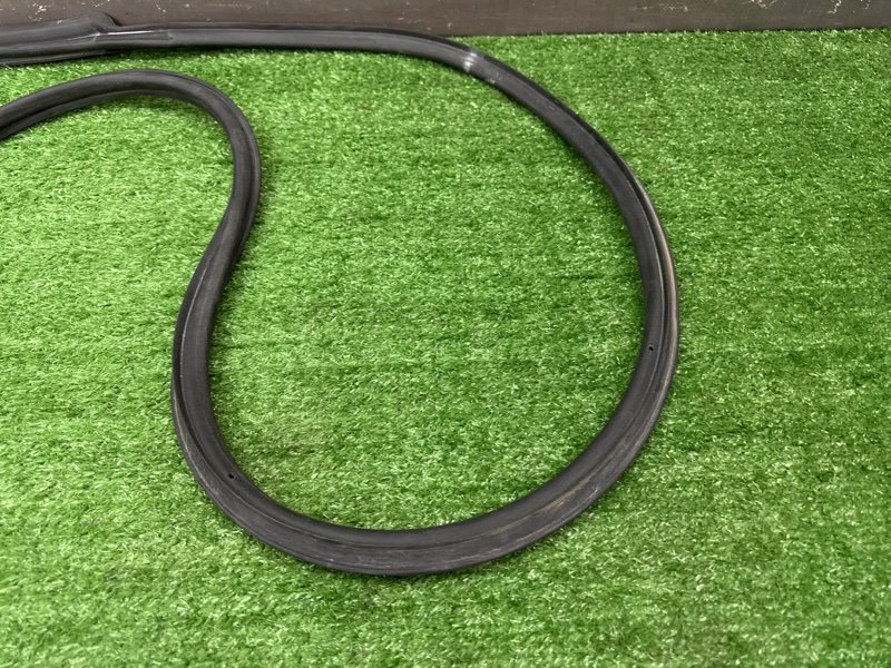 Уплотнитель двери Chevrolet Lacetti