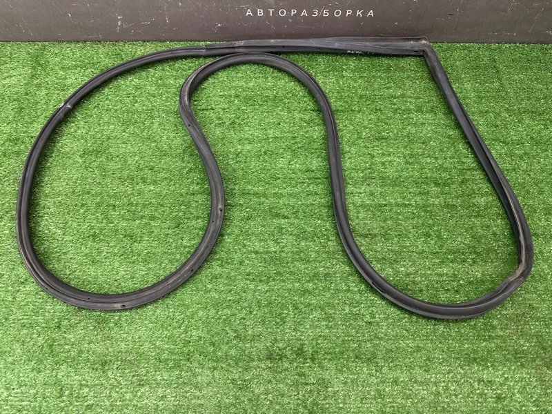 Уплотнитель двери Chevrolet Lacetti