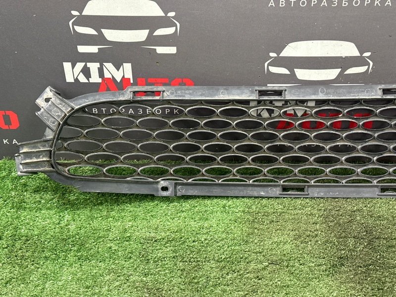 Решетка бампера нижняя Kia Cerato 1