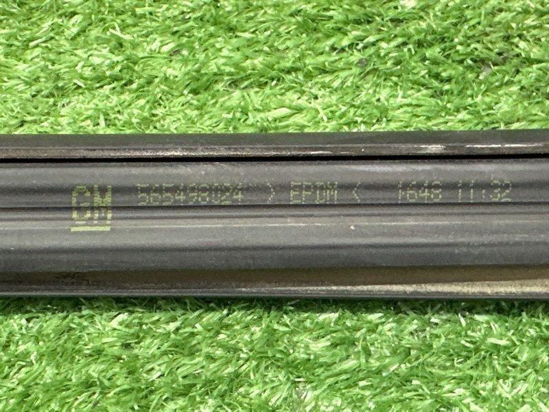 Уплотнитель стекла направляющий Opel Astra H