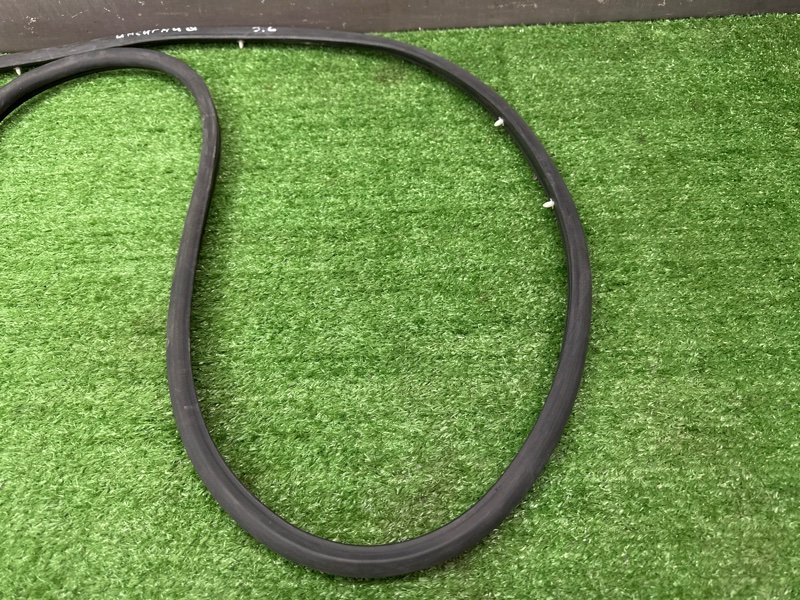 Уплотнитель двери Opel Insignia