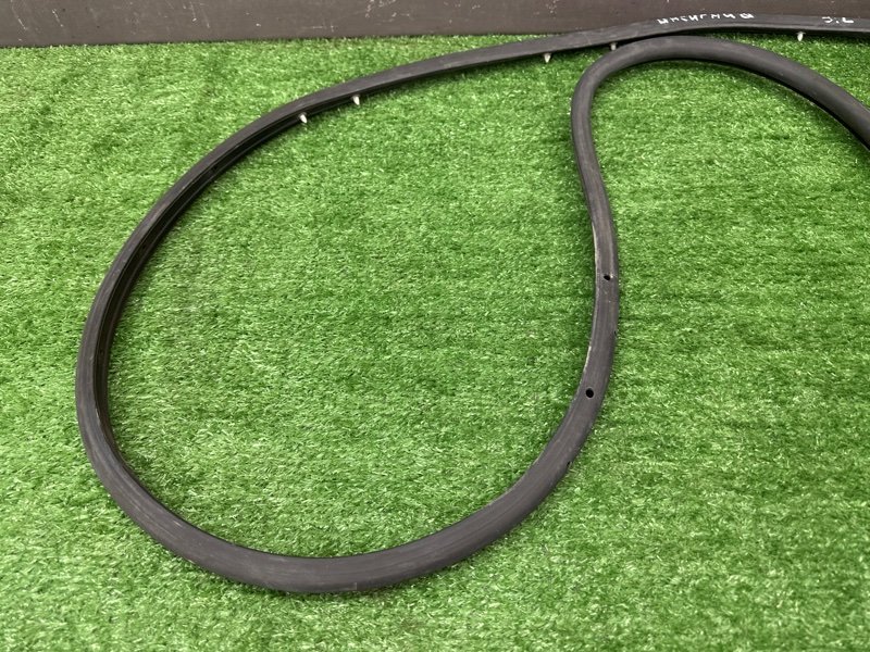 Уплотнитель двери Opel Insignia