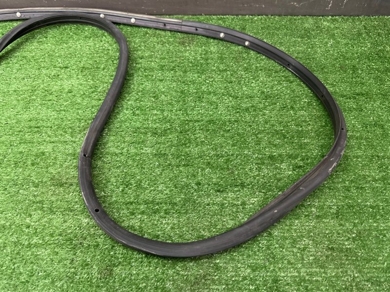 Уплотнитель двери Opel Insignia