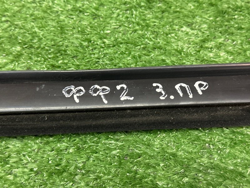 Уплотнитель стекла направляющий Ford Focus 2