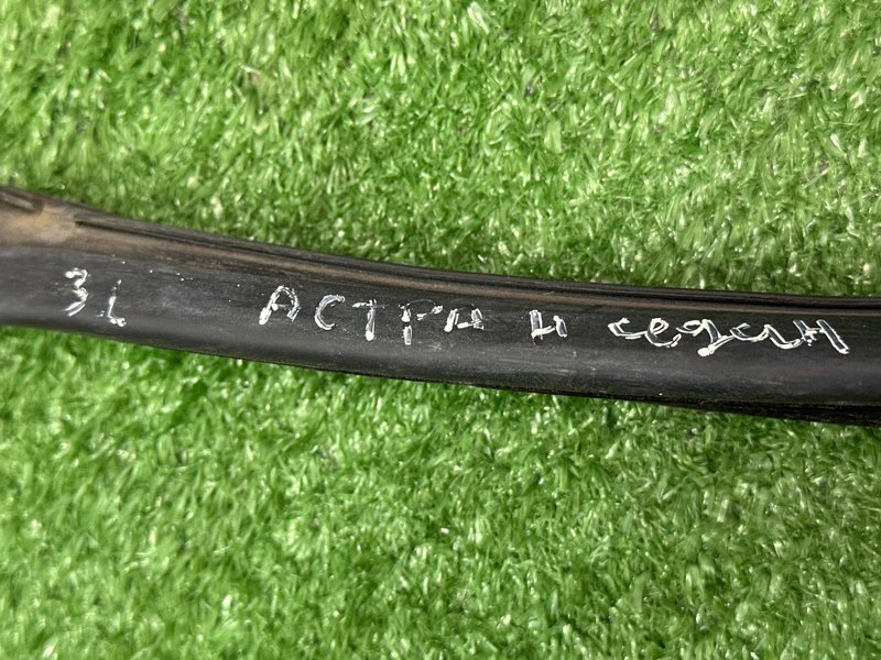 Уплотнитель стекла направляющий Opel Astra H