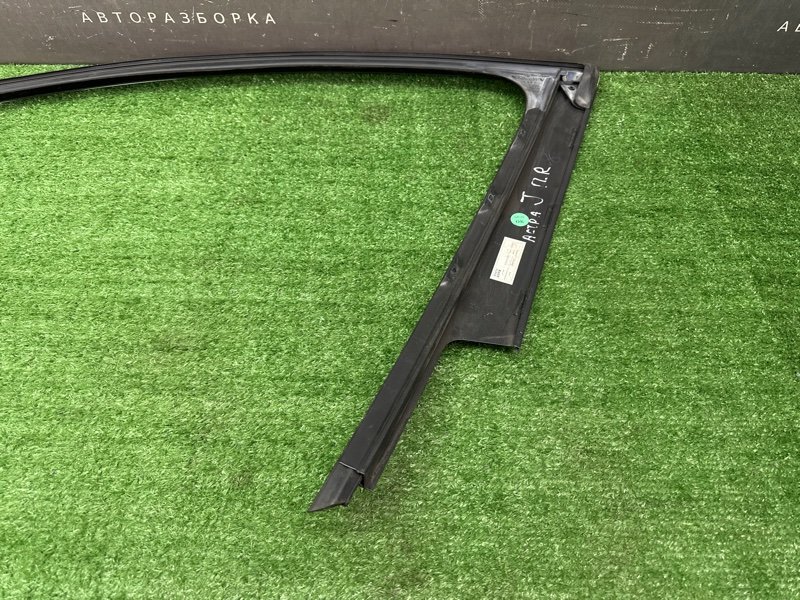 Уплотнитель стекла направляющий Opel Astra J