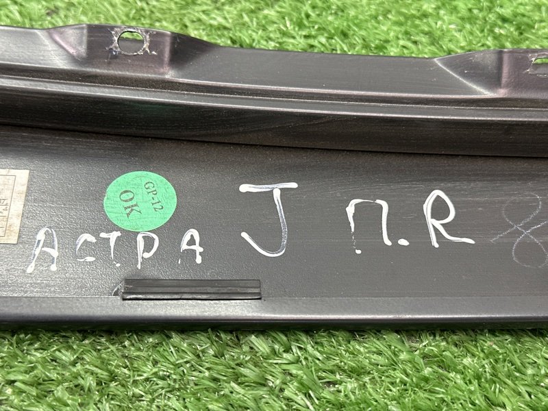 Уплотнитель стекла направляющий Opel Astra J